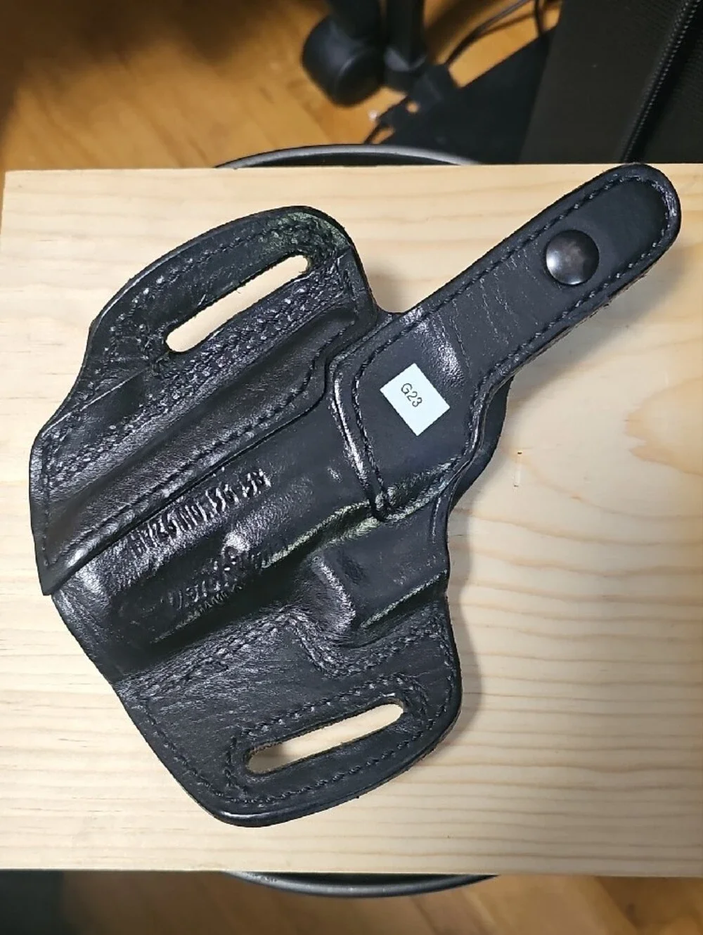 Don Hume Leather Holster G23 RH Thumb break
